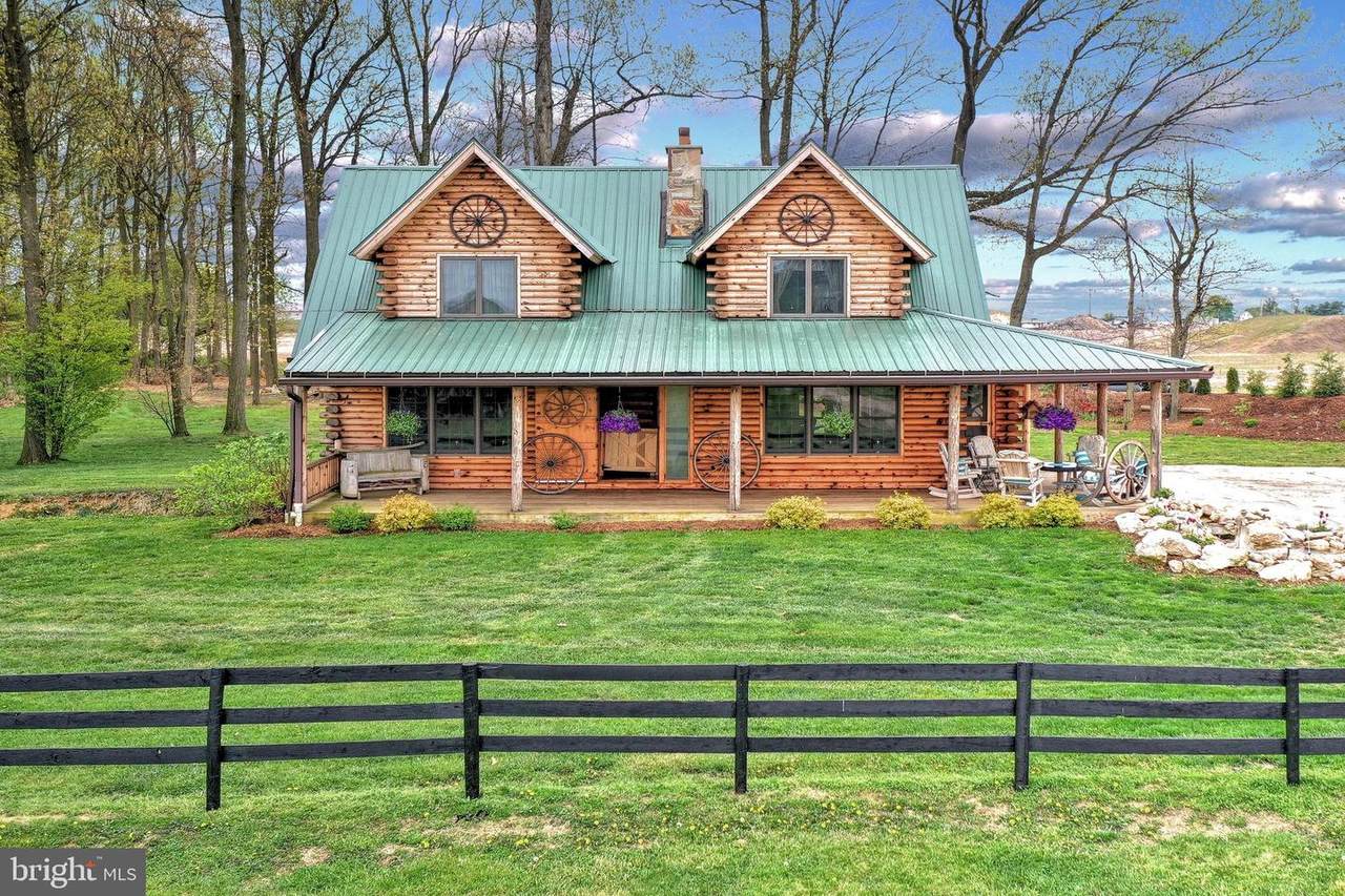 359 Strawberry Road - Photo 1