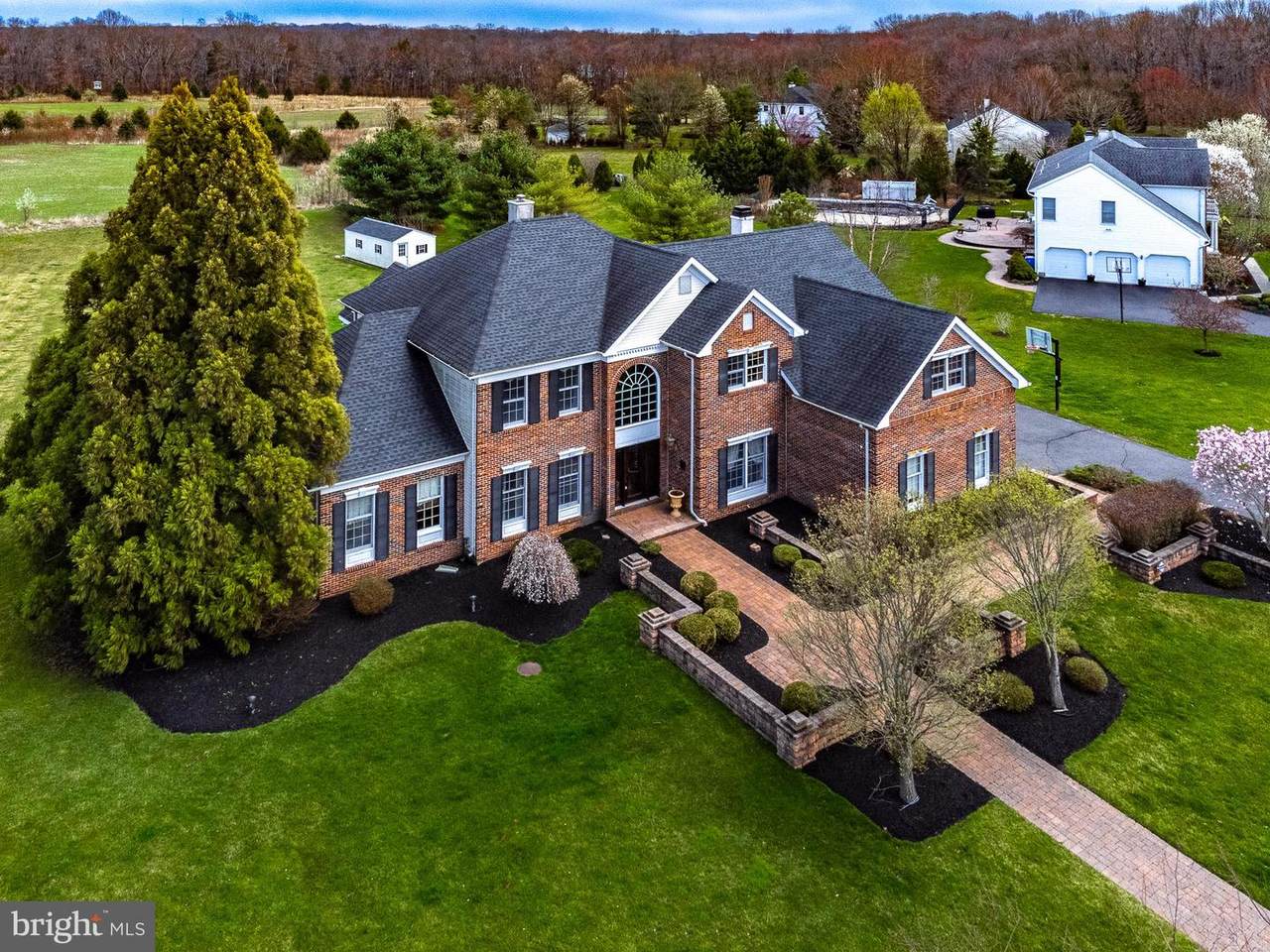 21 Greenview Drive - Photo 1
