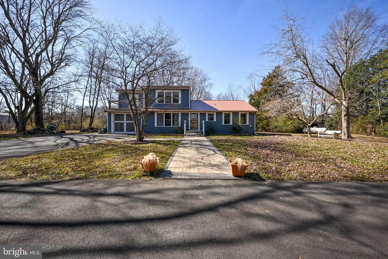 1389 Peachtree Run - Photo 1