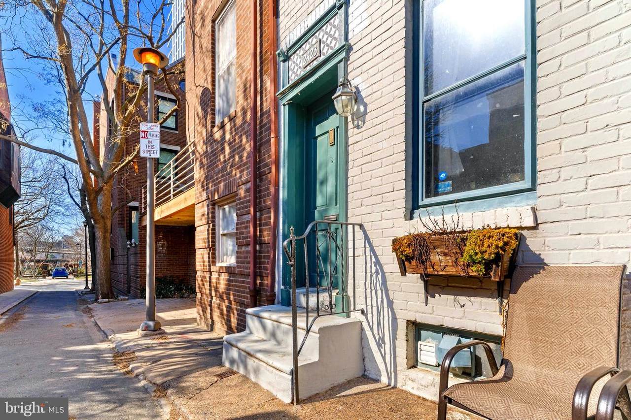 2423 Manning Street - Photo 1