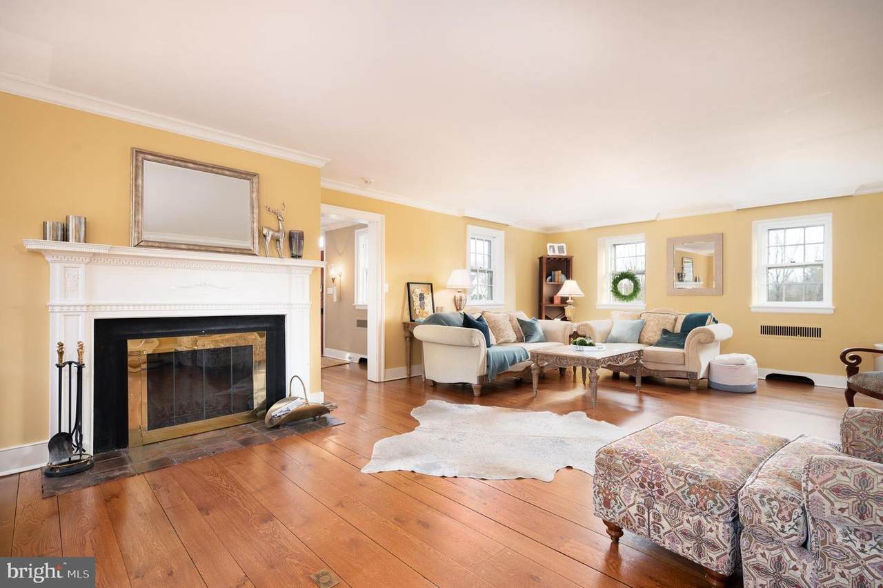 302 Stone Brook Drive - Photo 1