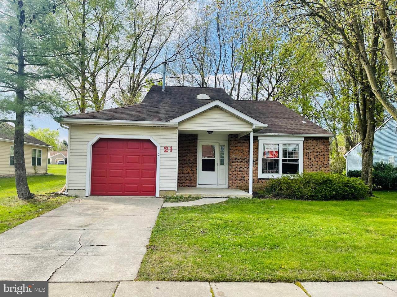 21 Kelly Drive - Photo 1