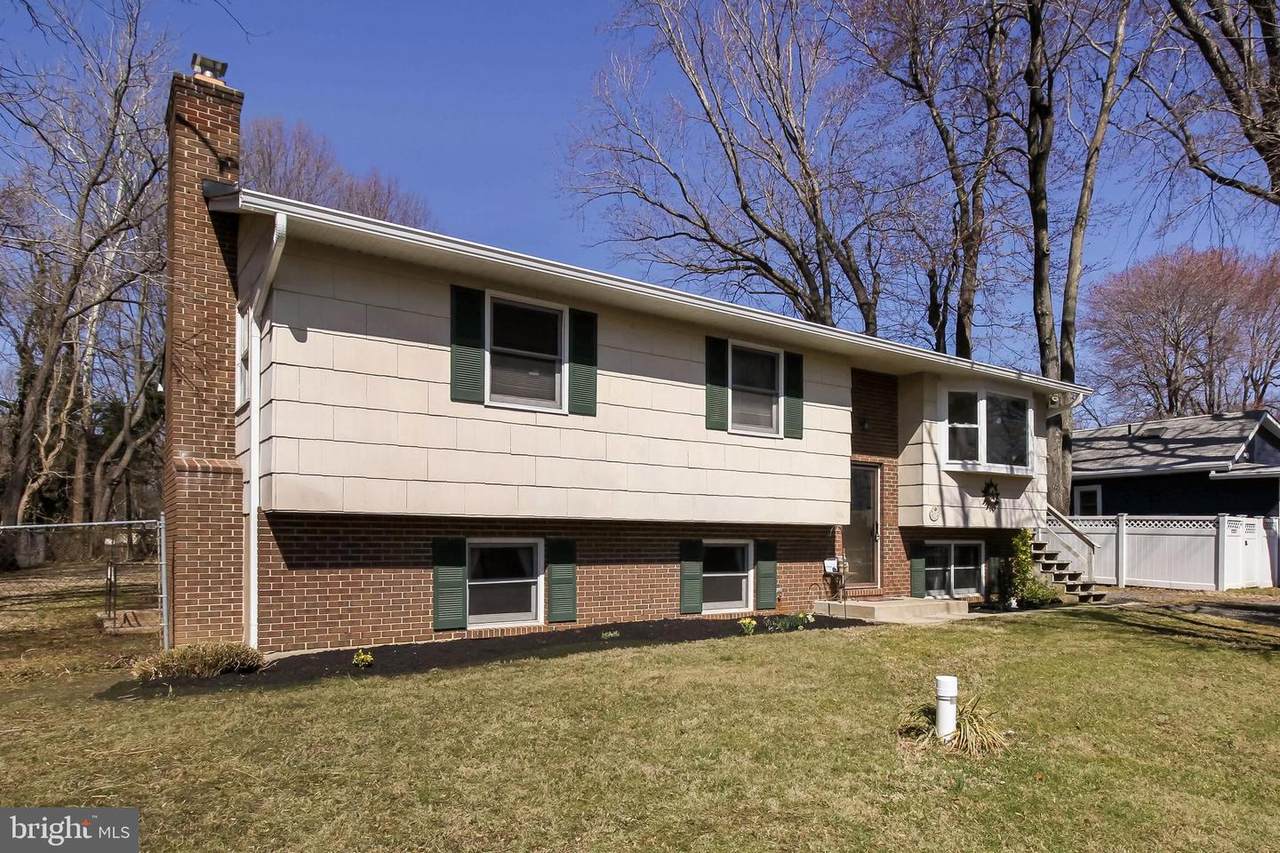 516 Herring Avenue - Photo 1