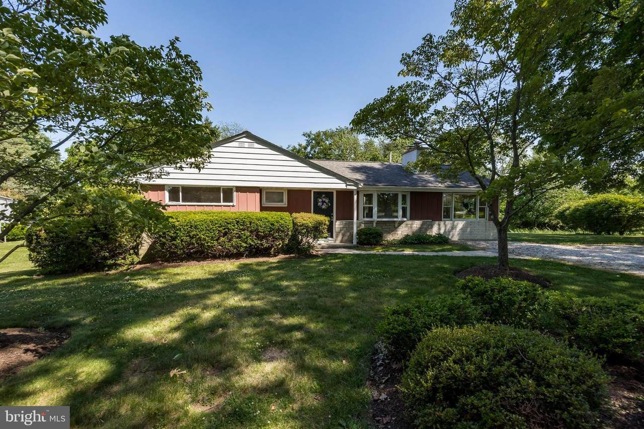 1044 Meadow Lane - Photo 1