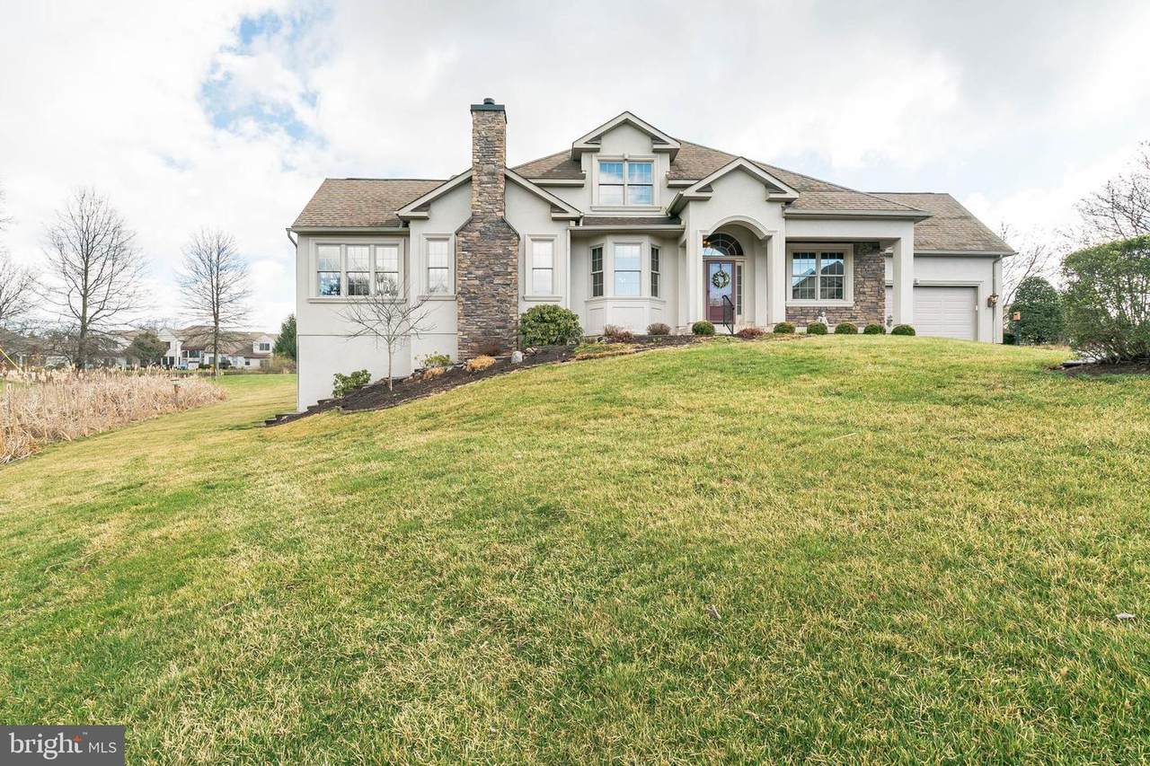 293 Country Club Drive - Photo 1