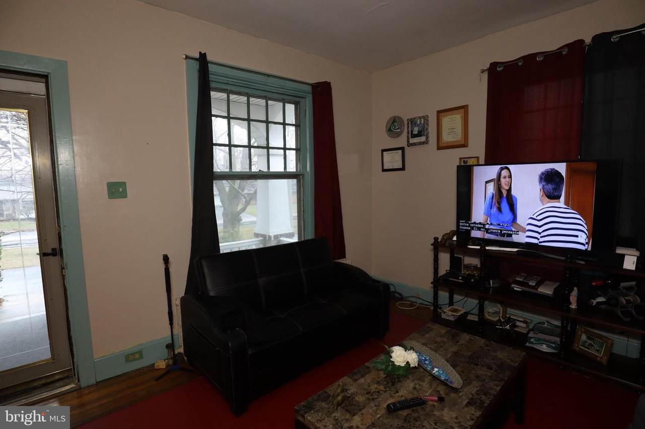 1314 Oak Street - Photo 1