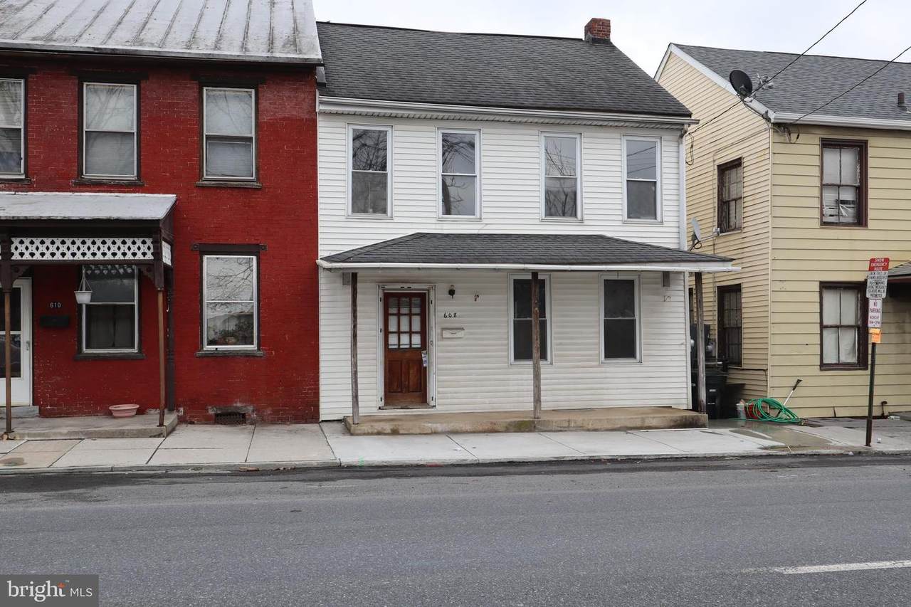 608 10TH Street - Photo 1