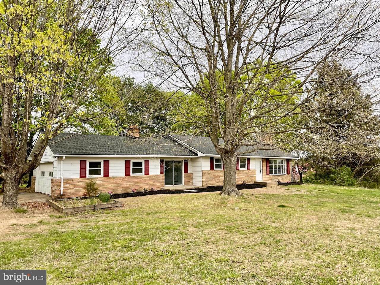 11249 Martinsburg Road - Photo 1