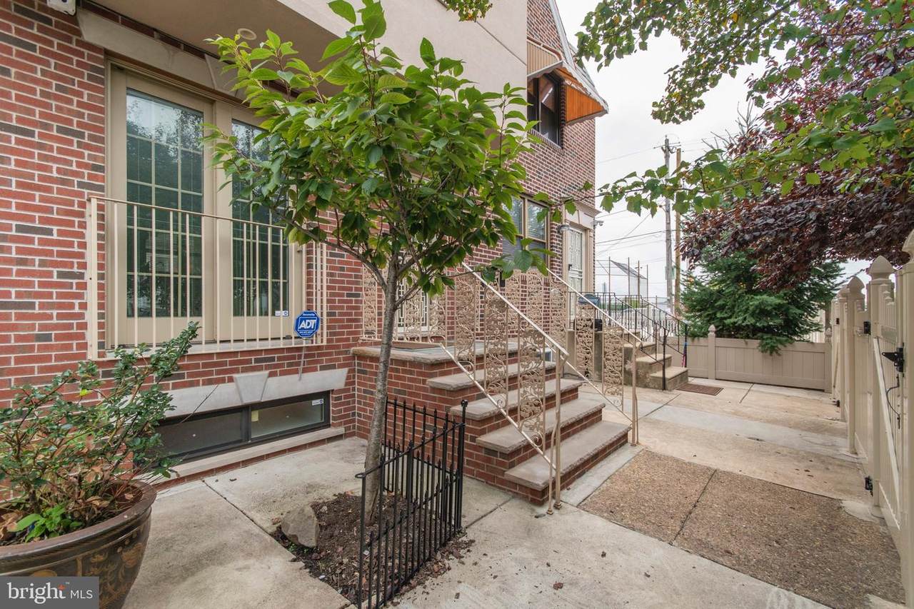 2843 7TH Street - Photo 1