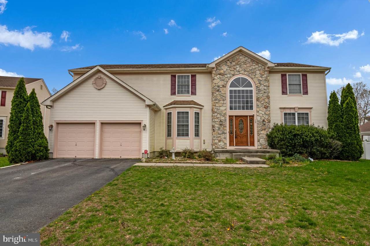 15 Equestrian Road - Photo 1