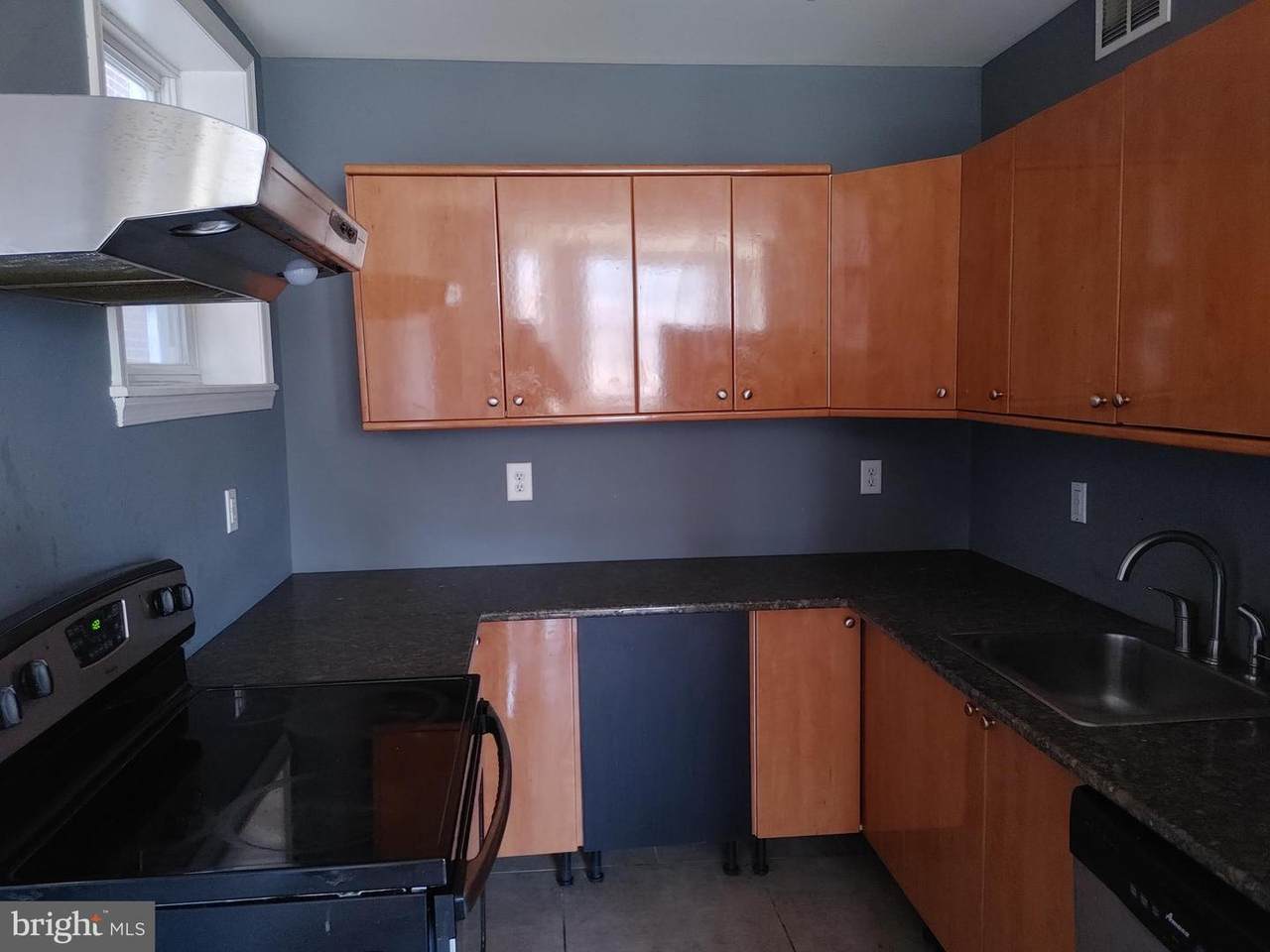 237 46TH Street - Photo 1