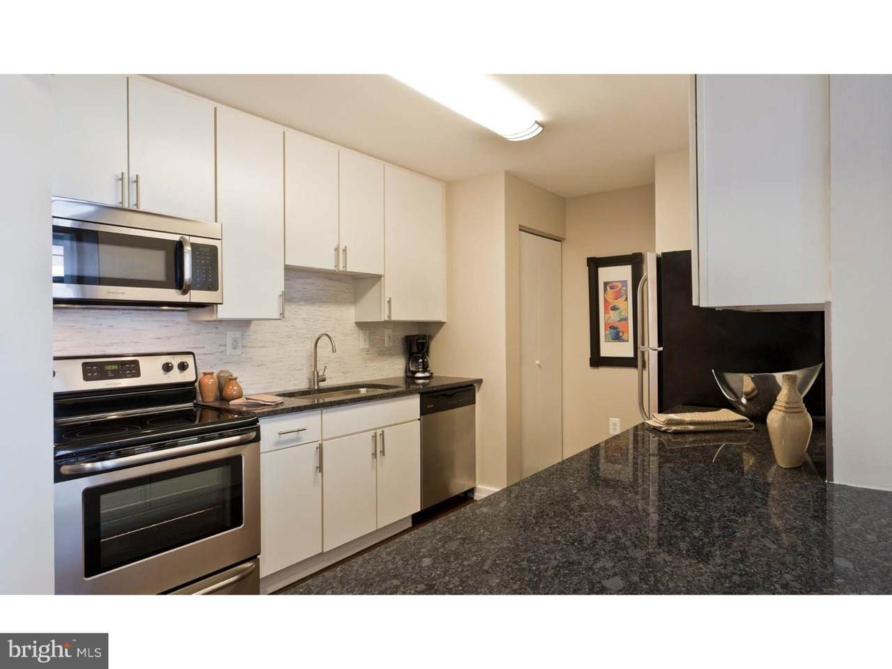 201 25TH Street - Photo 1