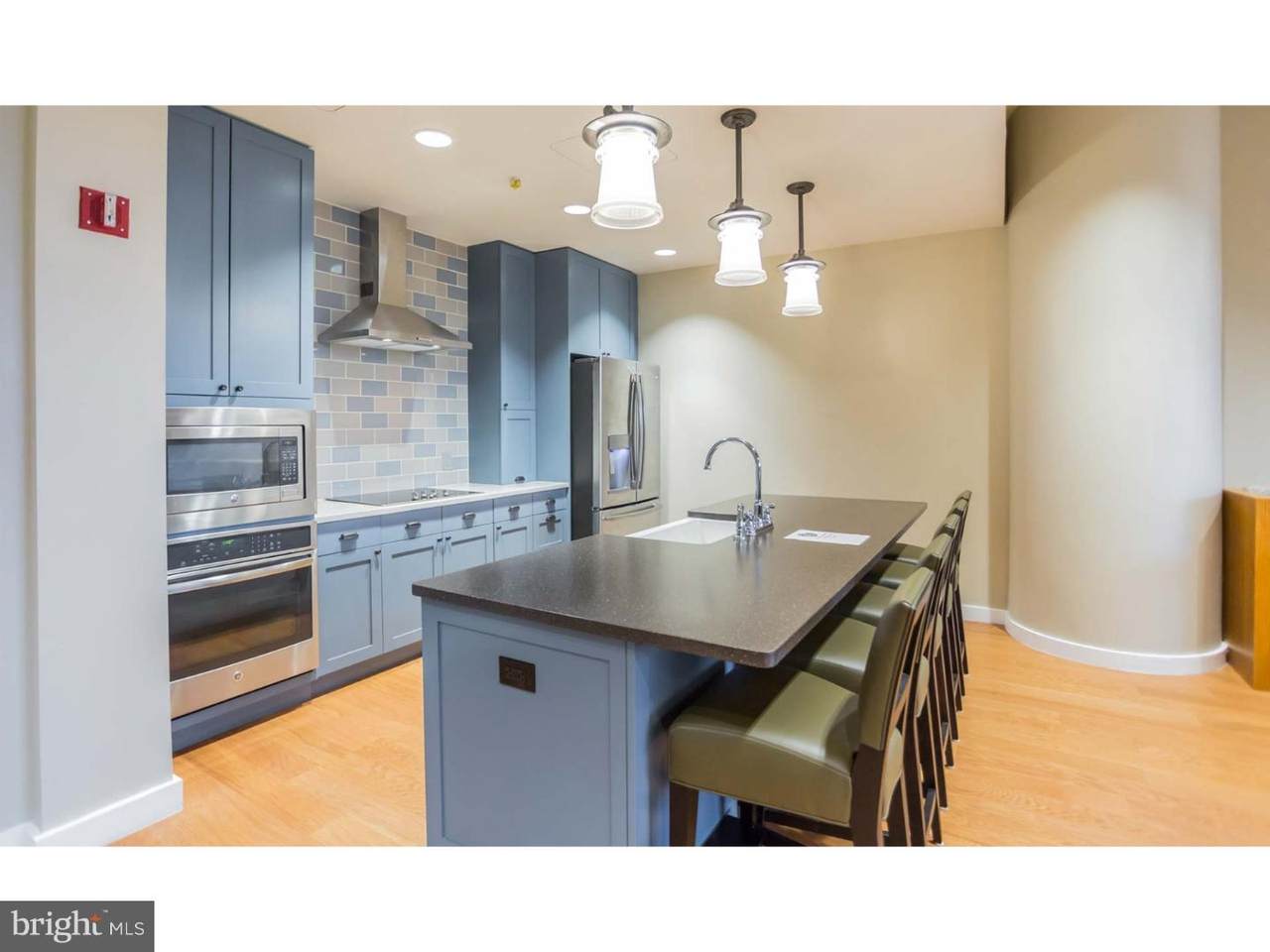 201 25TH Street - Photo 1