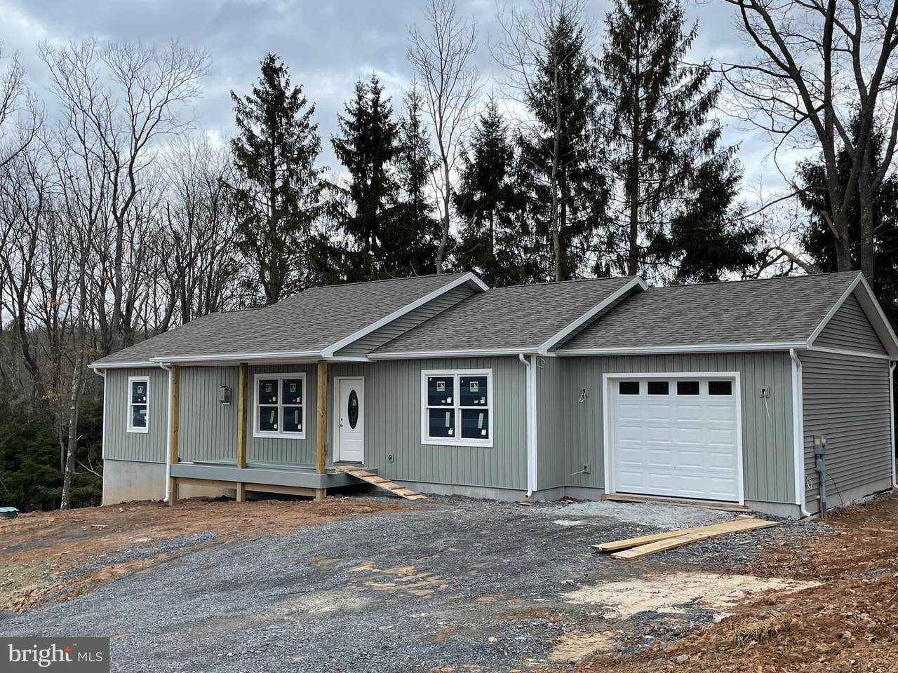 90 College Heights Court - Photo 1