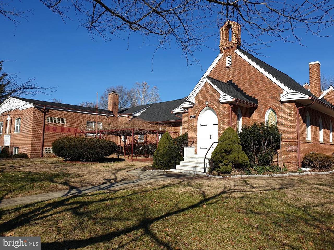 100 3RD SW - Photo 1