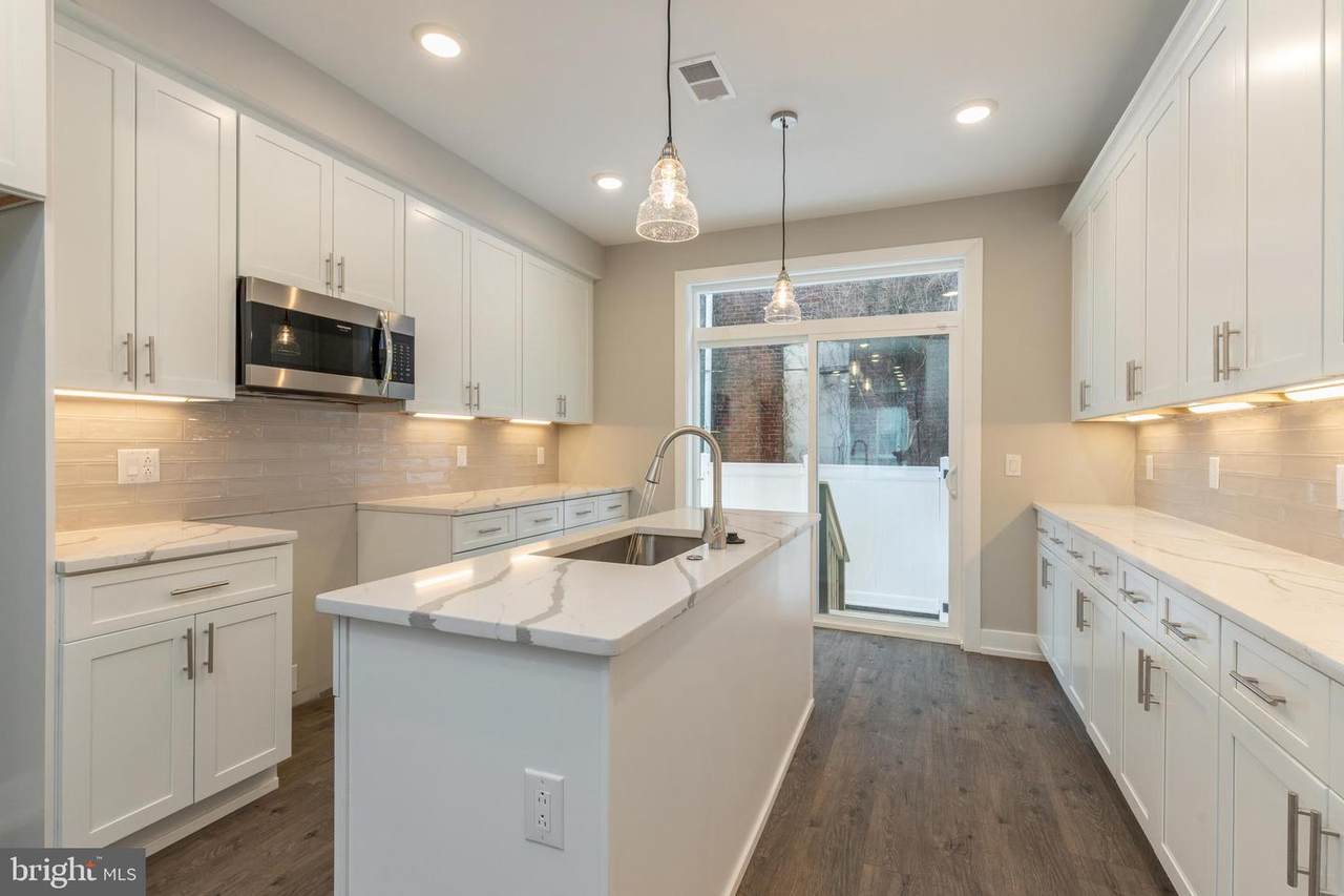 135 Huntingdon Street - Photo 1