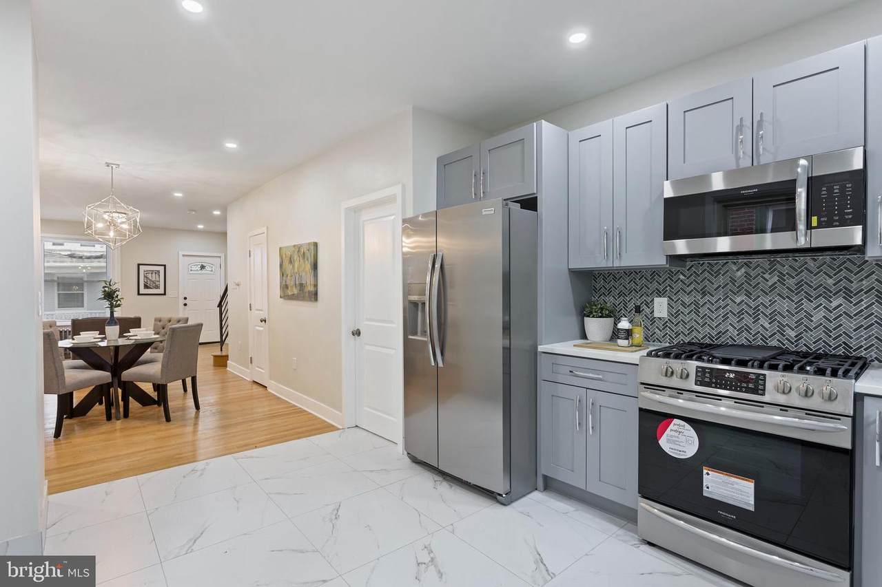 222 Simpson Street - Photo 1