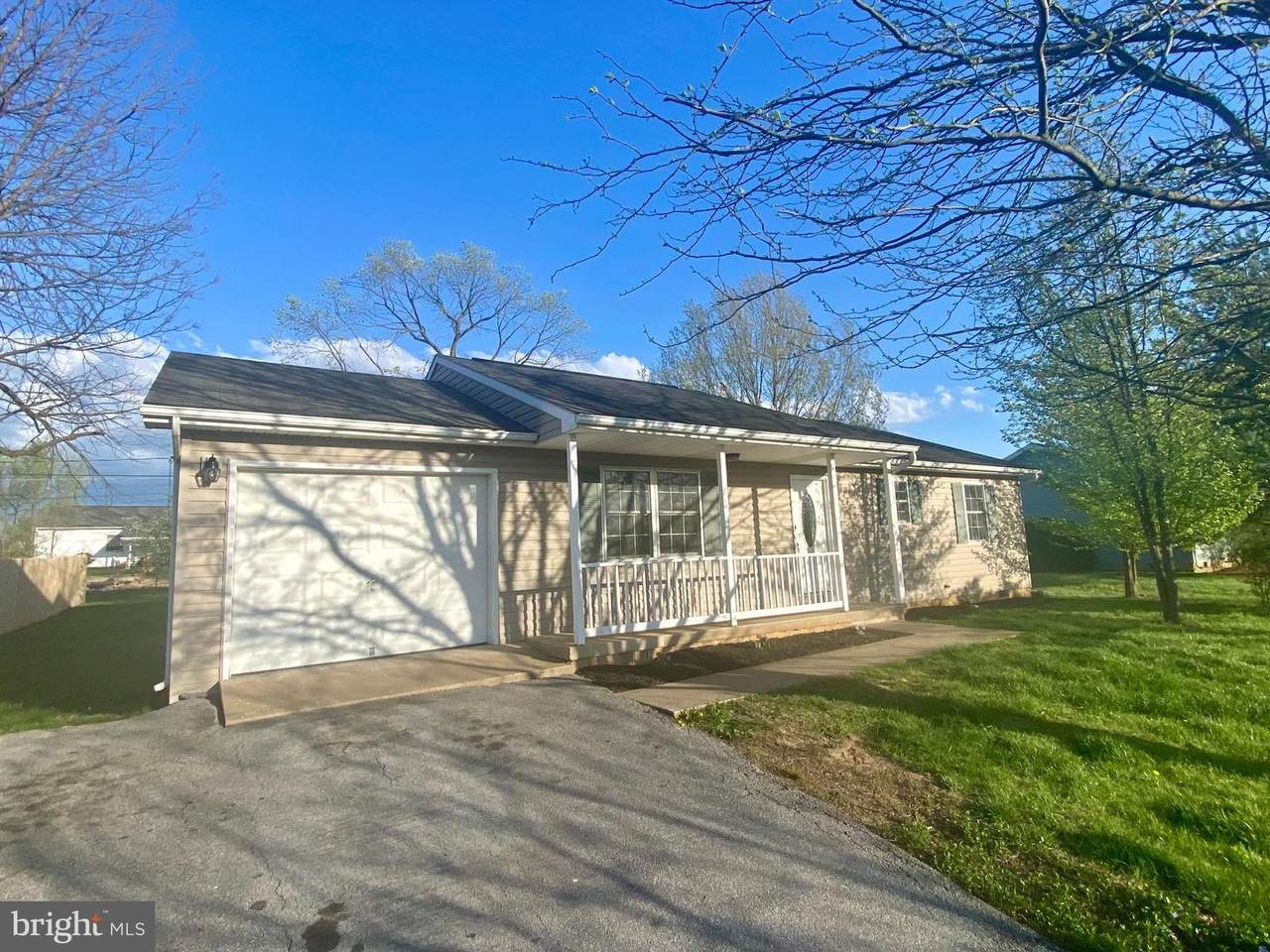 216 Mimosa Drive - Photo 1