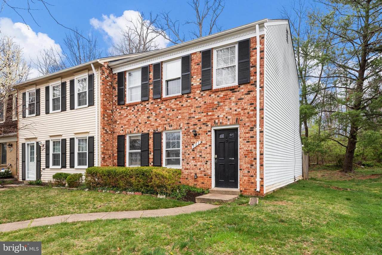 901 Windsor Court - Photo 1
