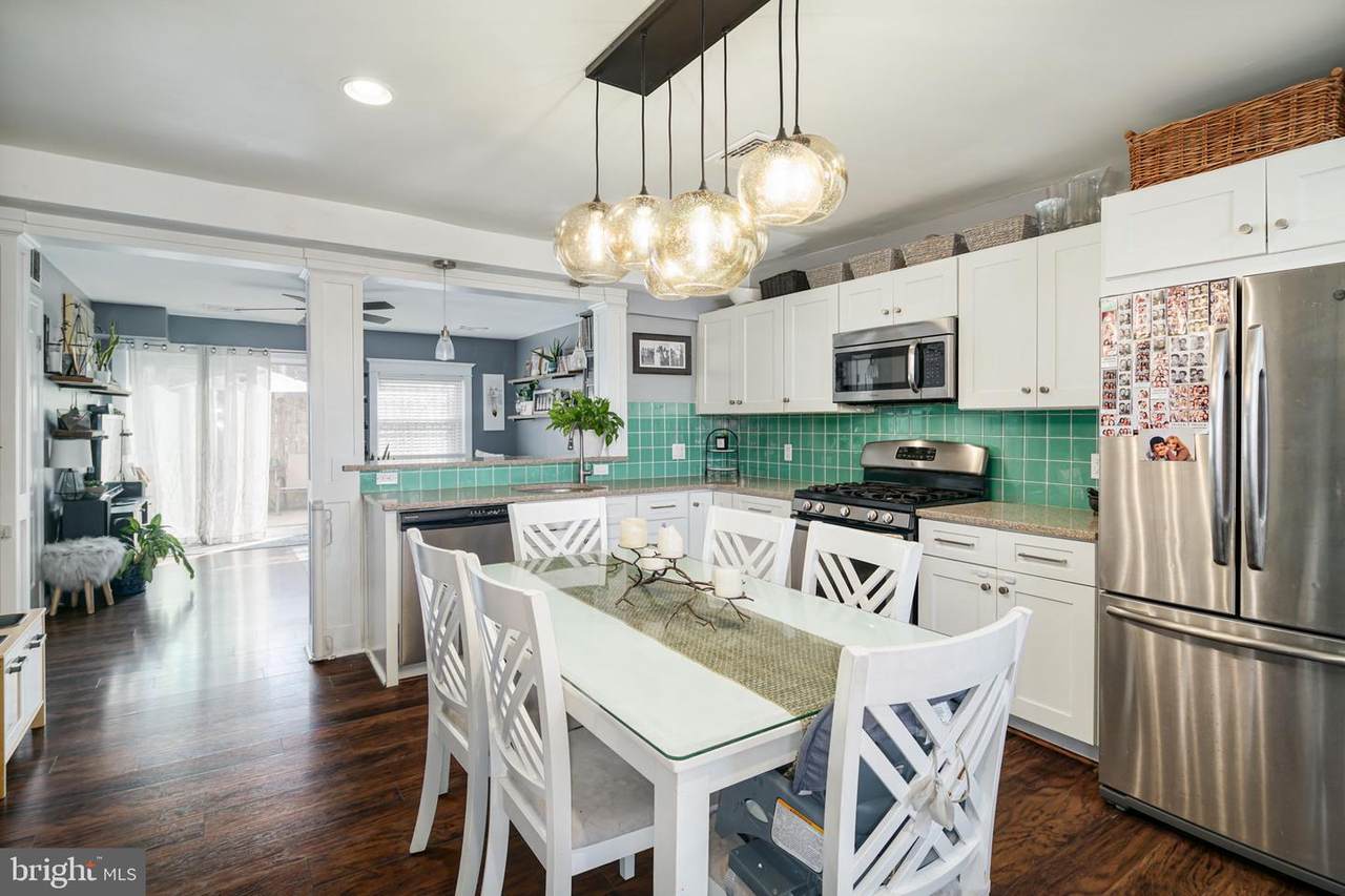 1240 Catharine Street - Photo 1