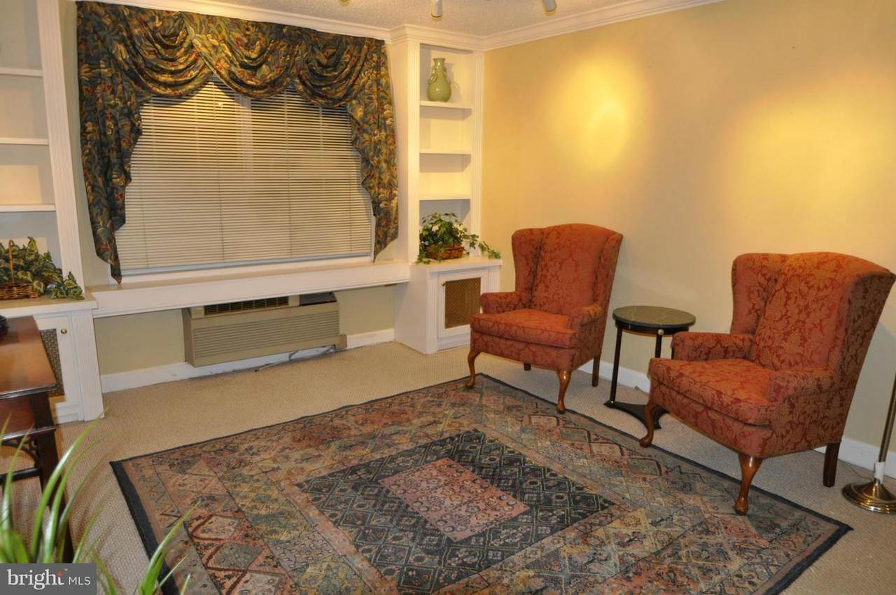 1612 W. Abingdon Drive - Photo 1