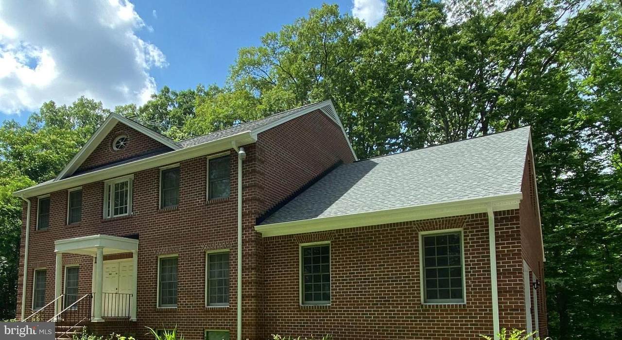 1015 Hickory Court - Photo 1