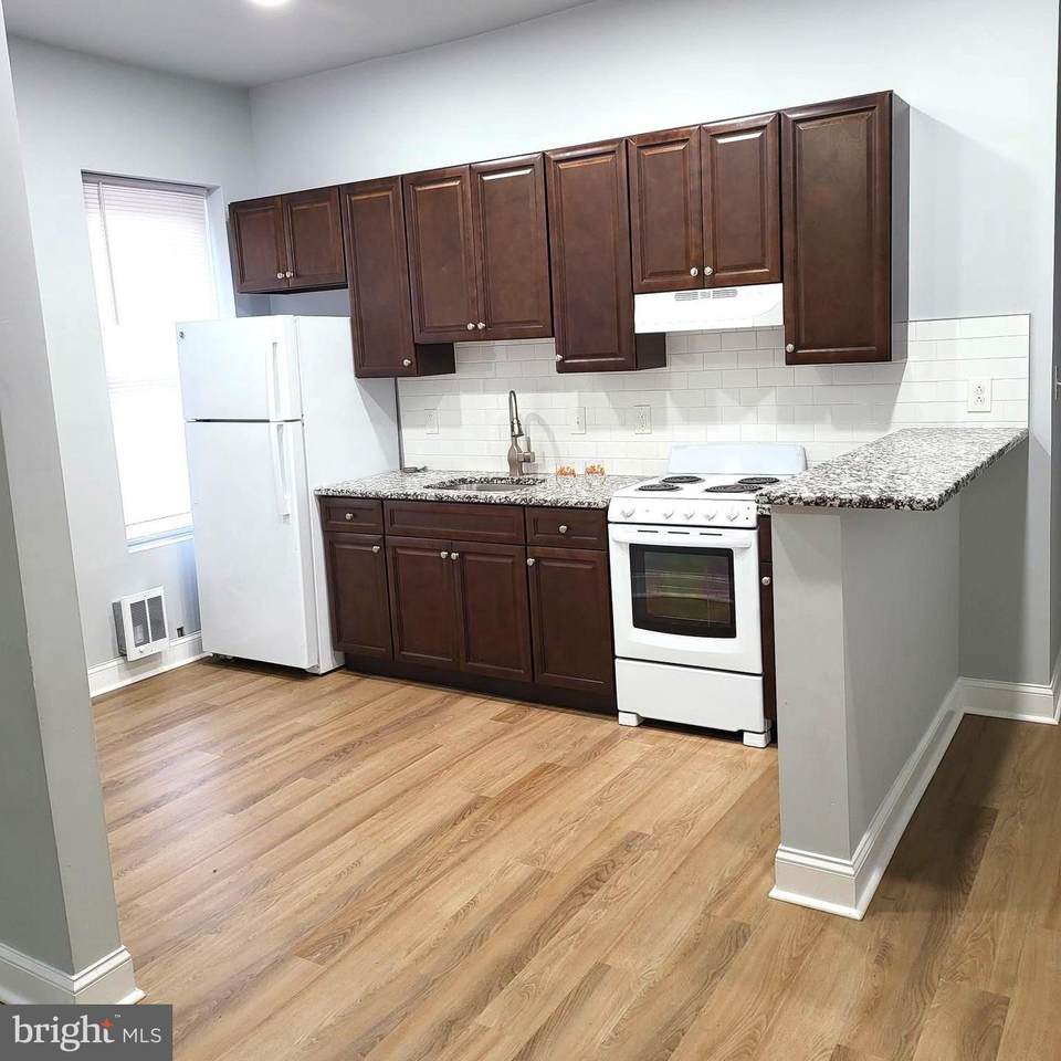 1633 Oxford Street - Photo 1