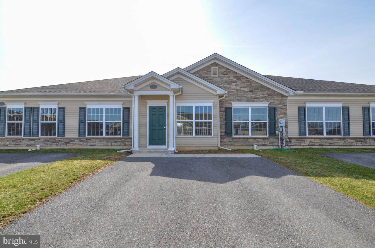 242 Huntington Lane - Photo 1