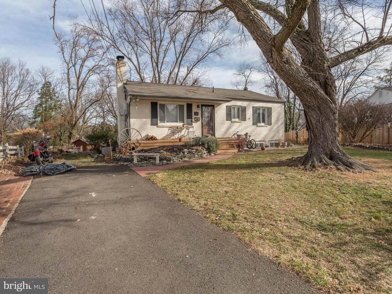 3933 Fairview Drive - Photo 1