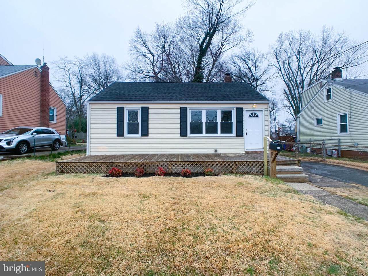 34 Remington Avenue - Photo 1