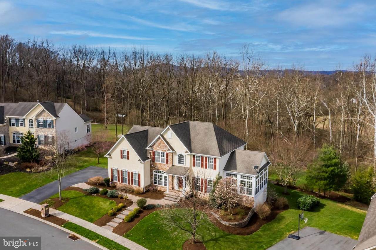 30 Winding Brook Drive - Photo 1