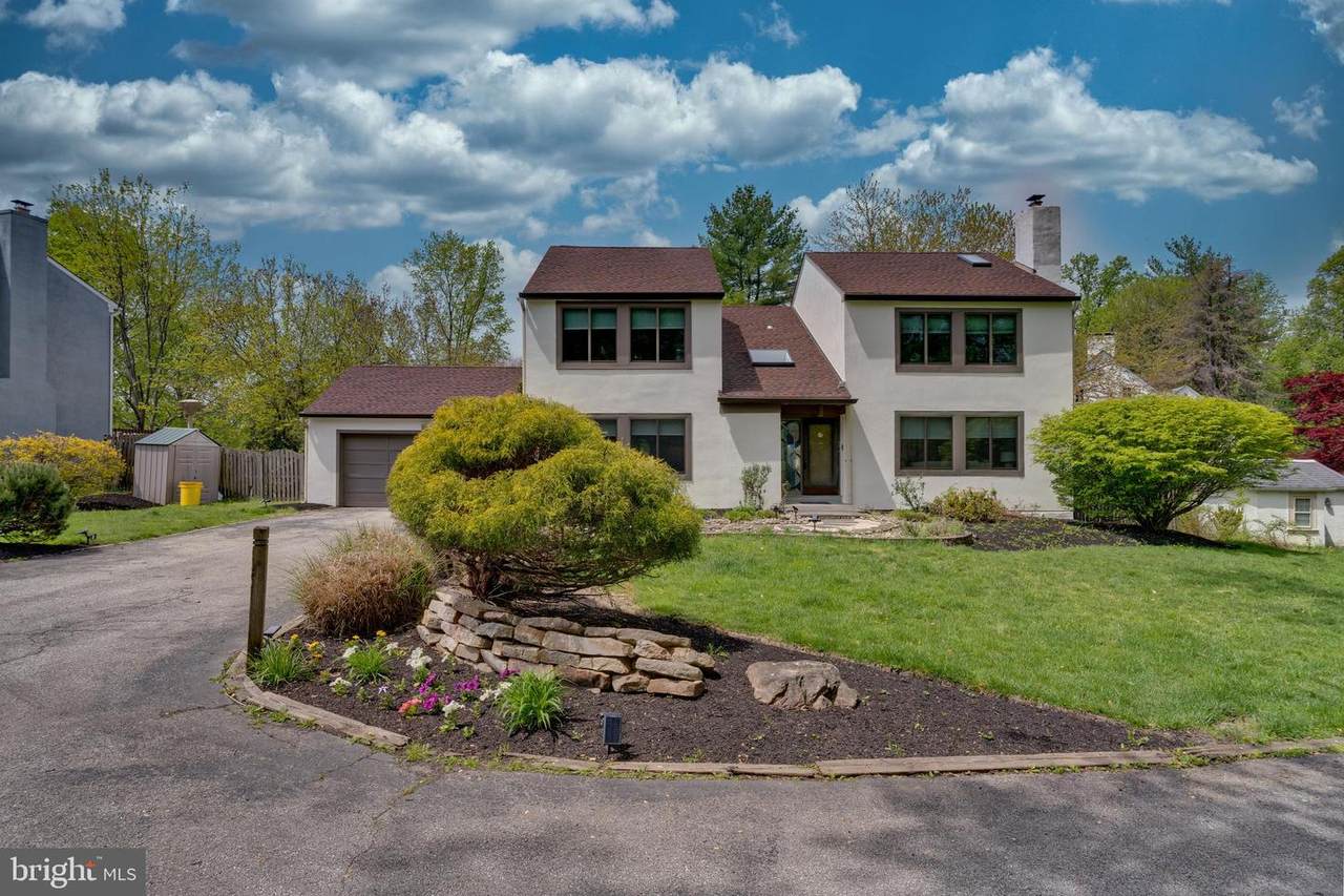 389 Maplewood Road - Photo 1
