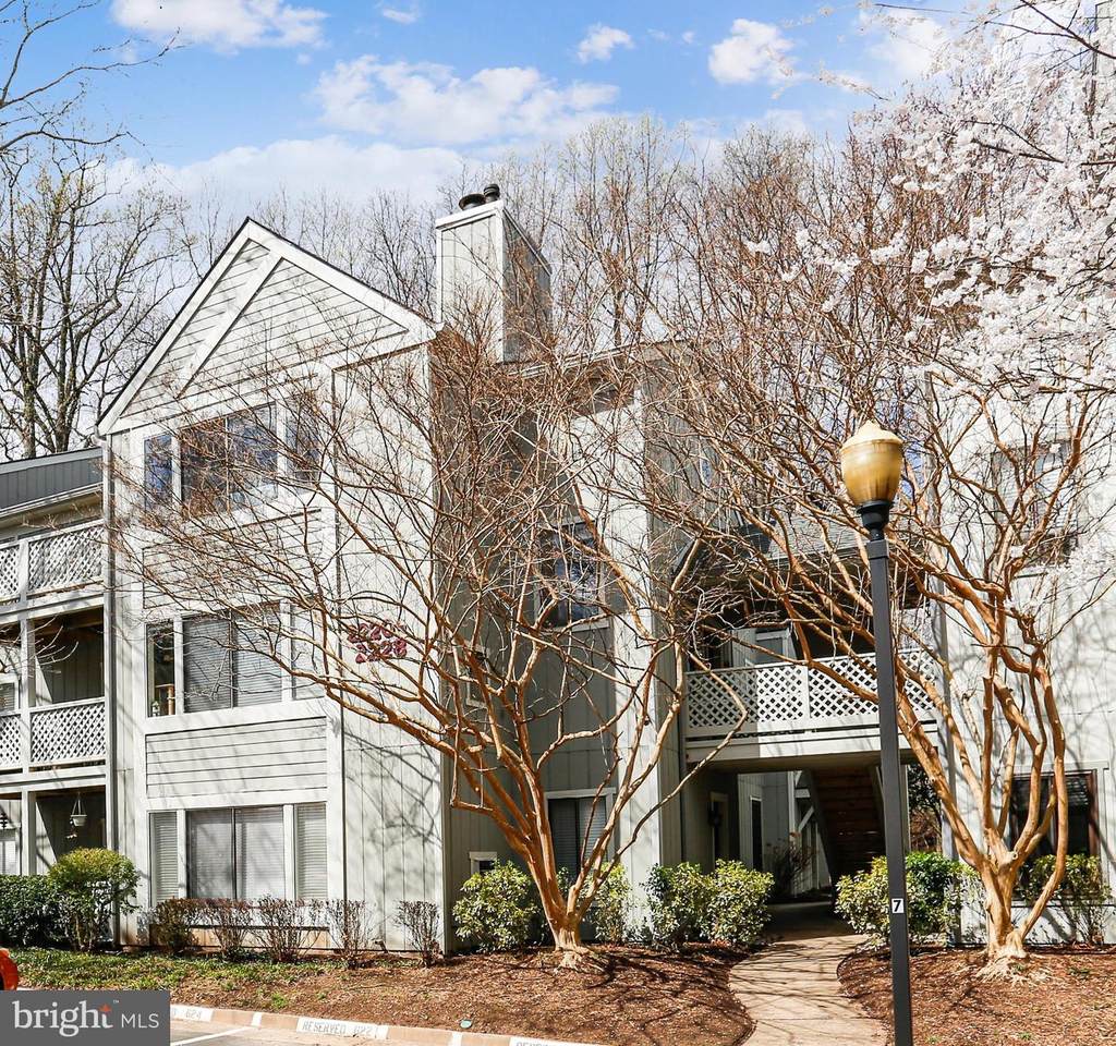2228 Hunters Run Drive - Photo 1