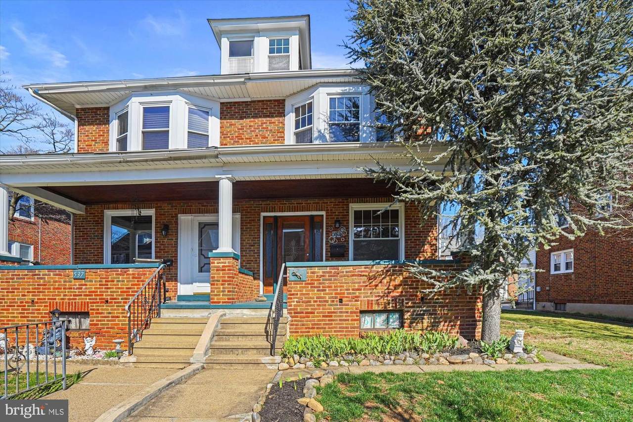 539 March Street - Photo 1