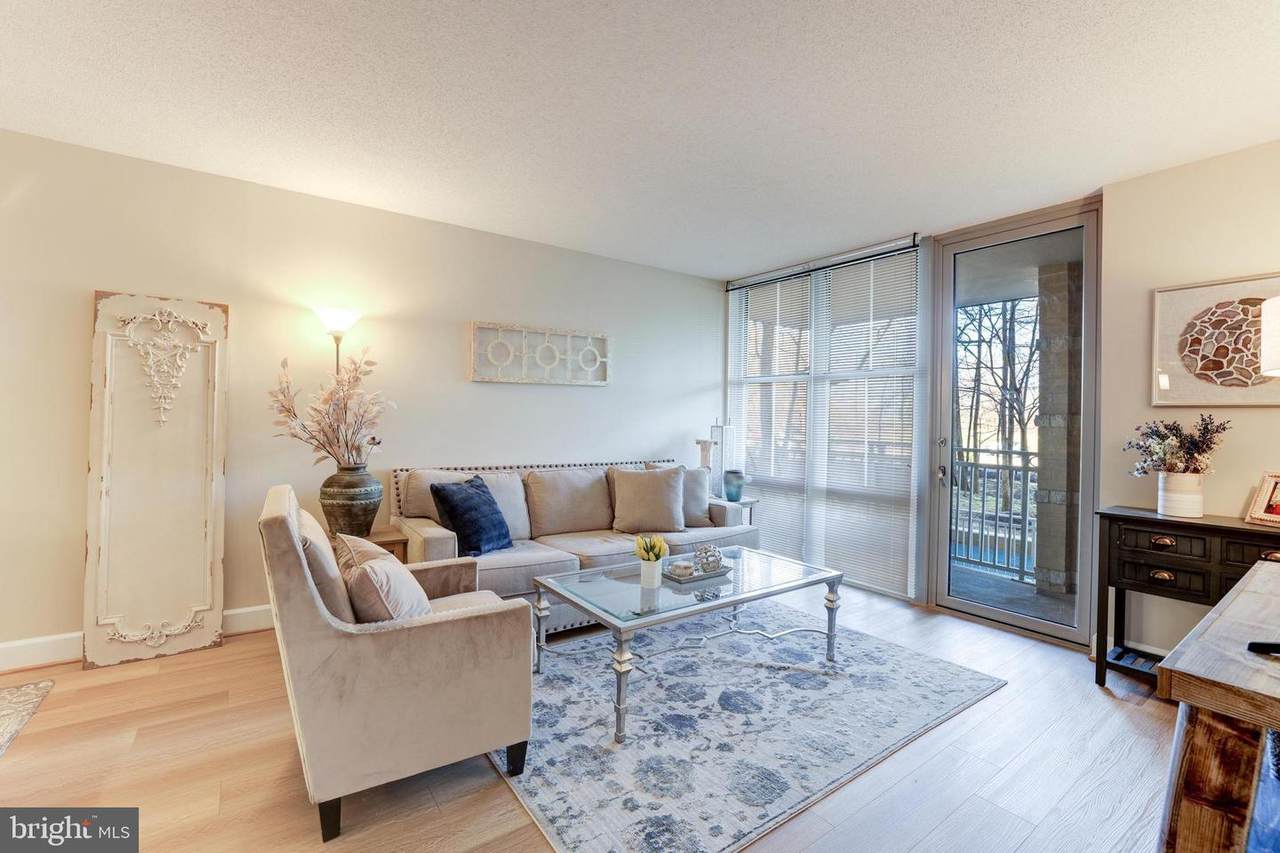 11800 Sunset Hills Road - Photo 1