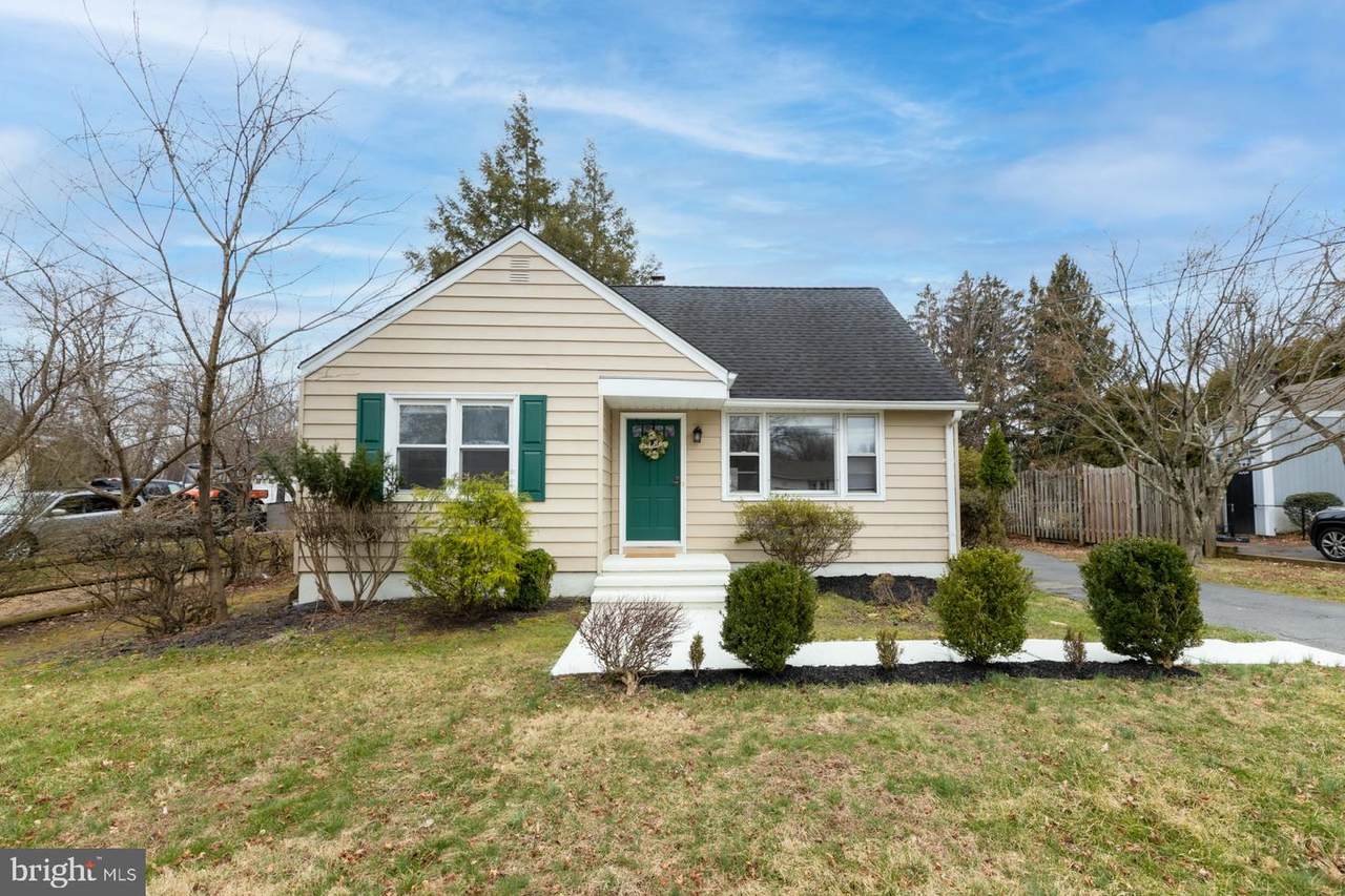 28 Crest Avenue - Photo 1