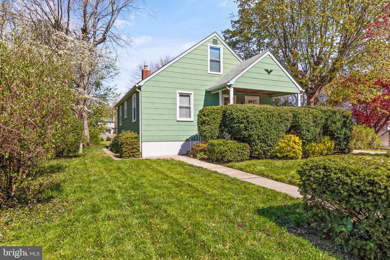 6400 Glenoak Avenue - Photo 1