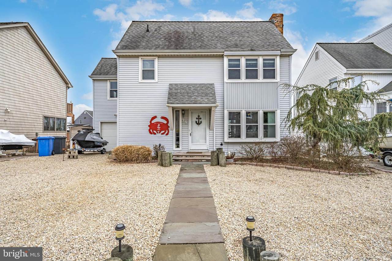 39 Peggy Lane - Photo 1