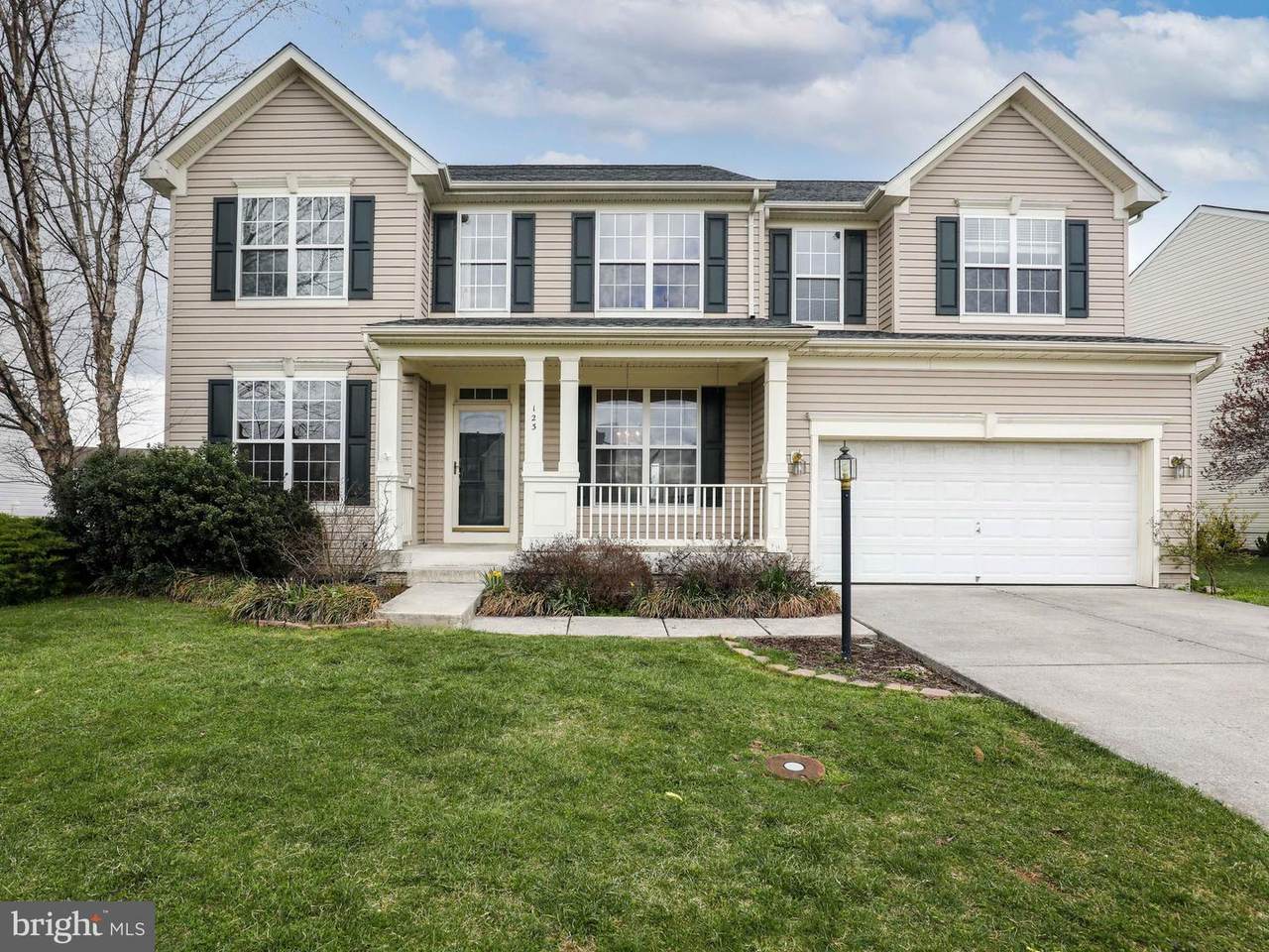 123 Fredericksburg - Photo 1