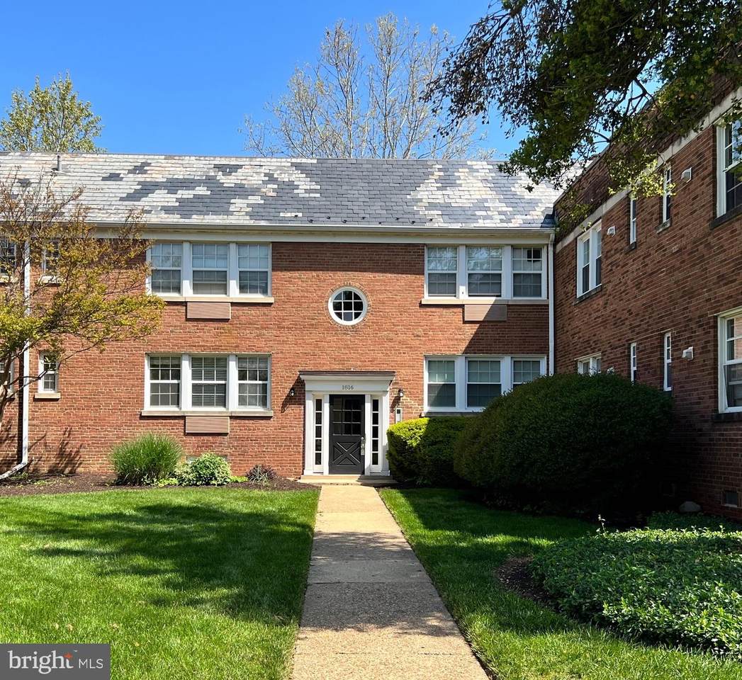 1816 Abingdon Drive - Photo 1