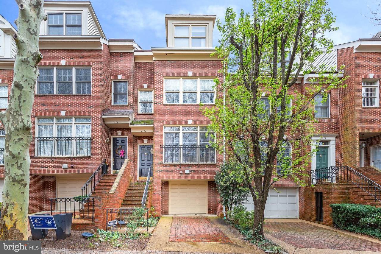 1574 Colonial Terrace - Photo 1