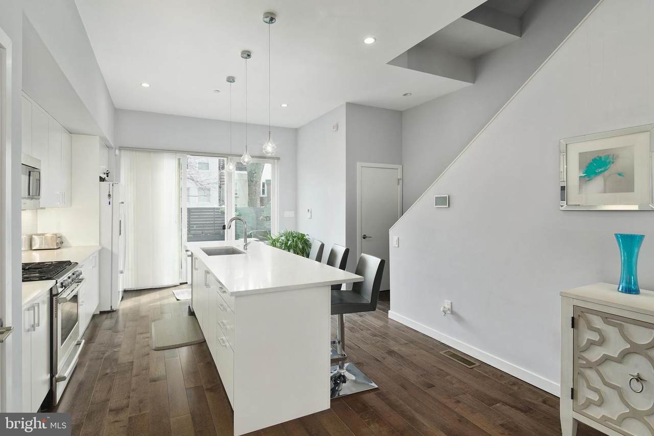 943 6TH Street - Photo 1