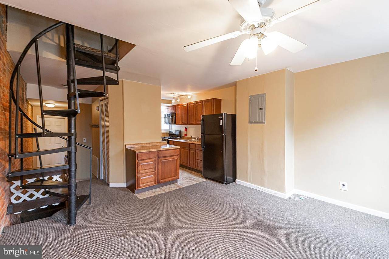 530 32ND Street - Photo 1