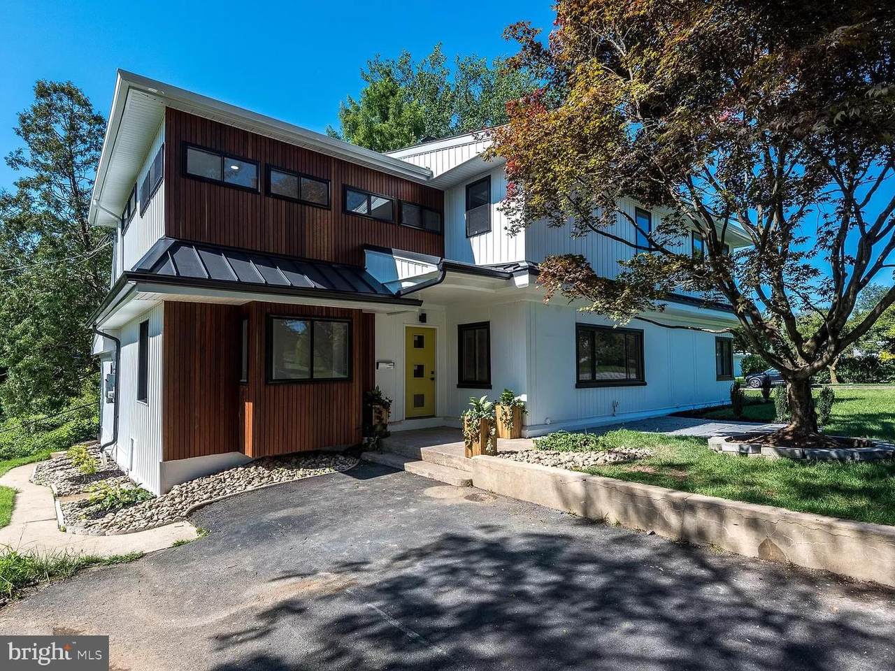 8100 Douglas Road - Photo 1