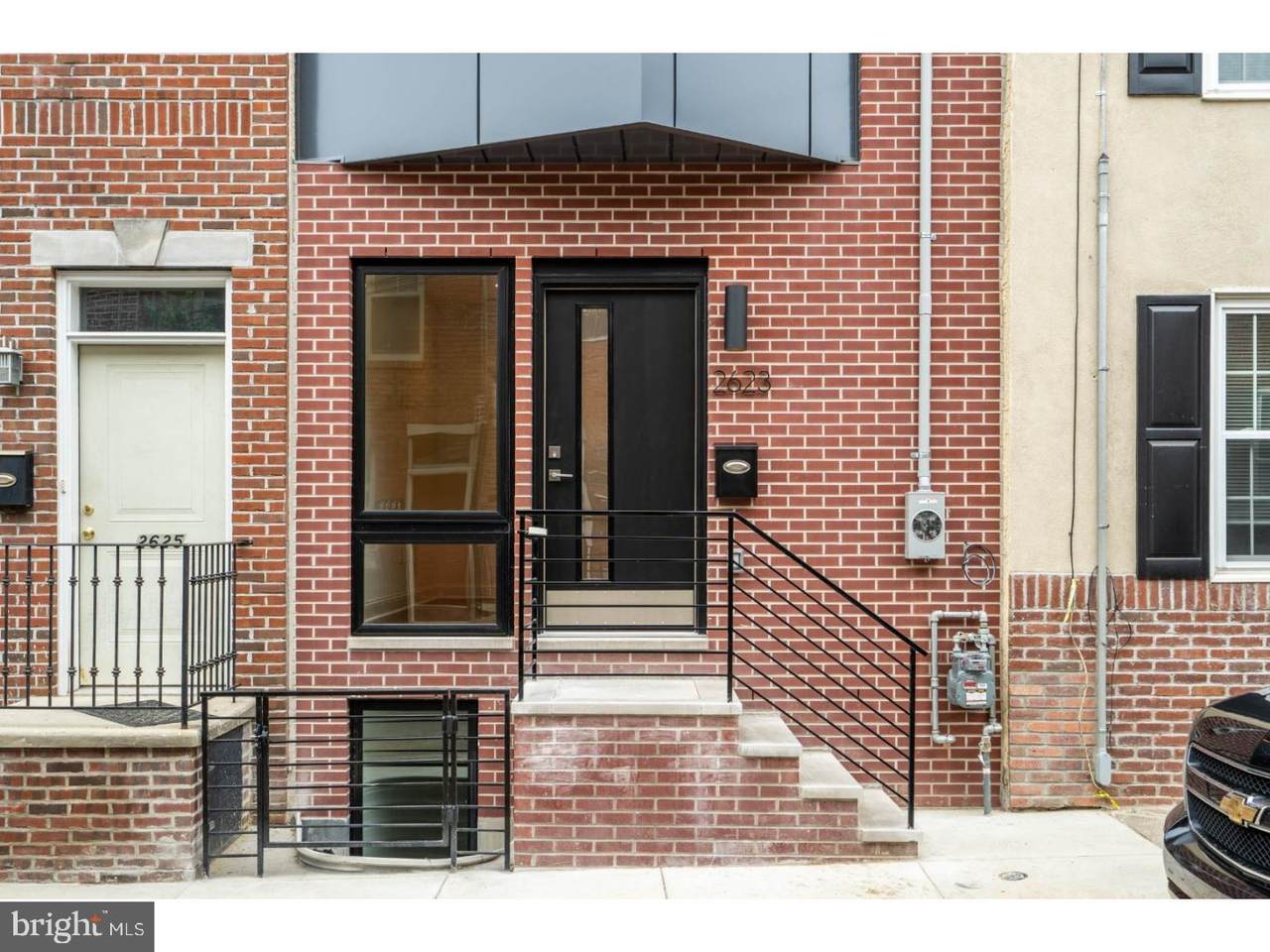 2623 Catharine Street - Photo 1