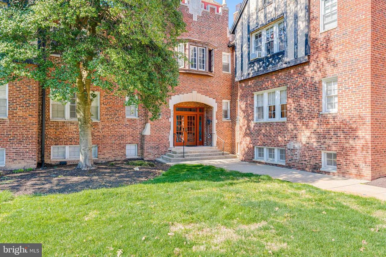 215 Emerson Street - Photo 1