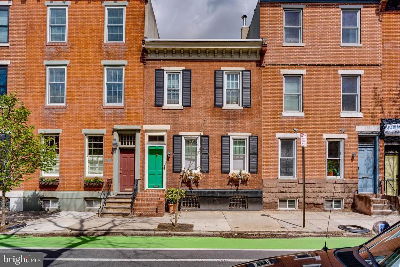 2207 Lombard Street - Photo 1