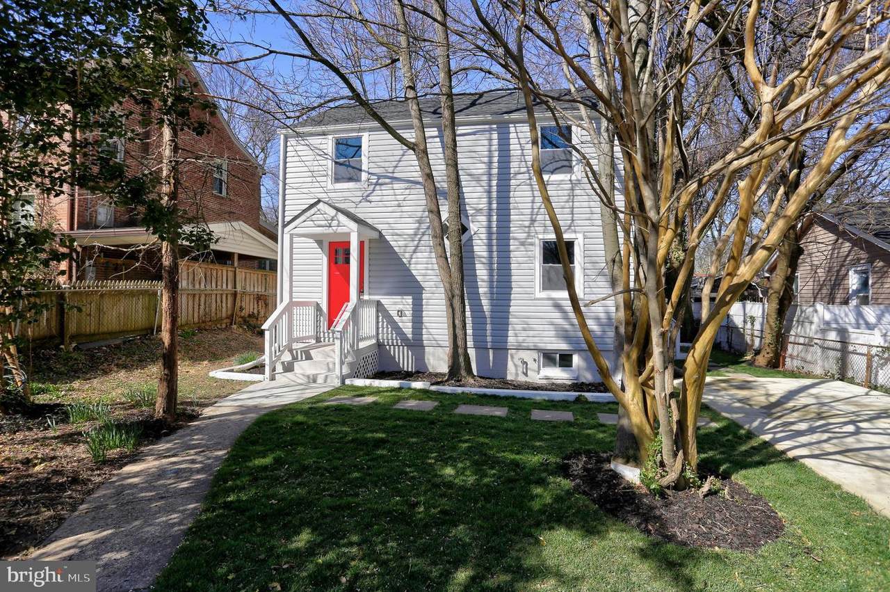 4520 32ND Street - Photo 1