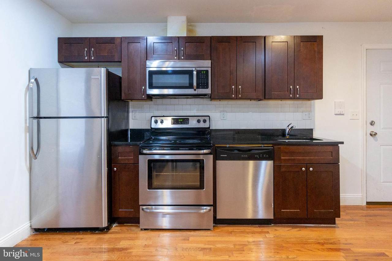321 40TH Street - Photo 1