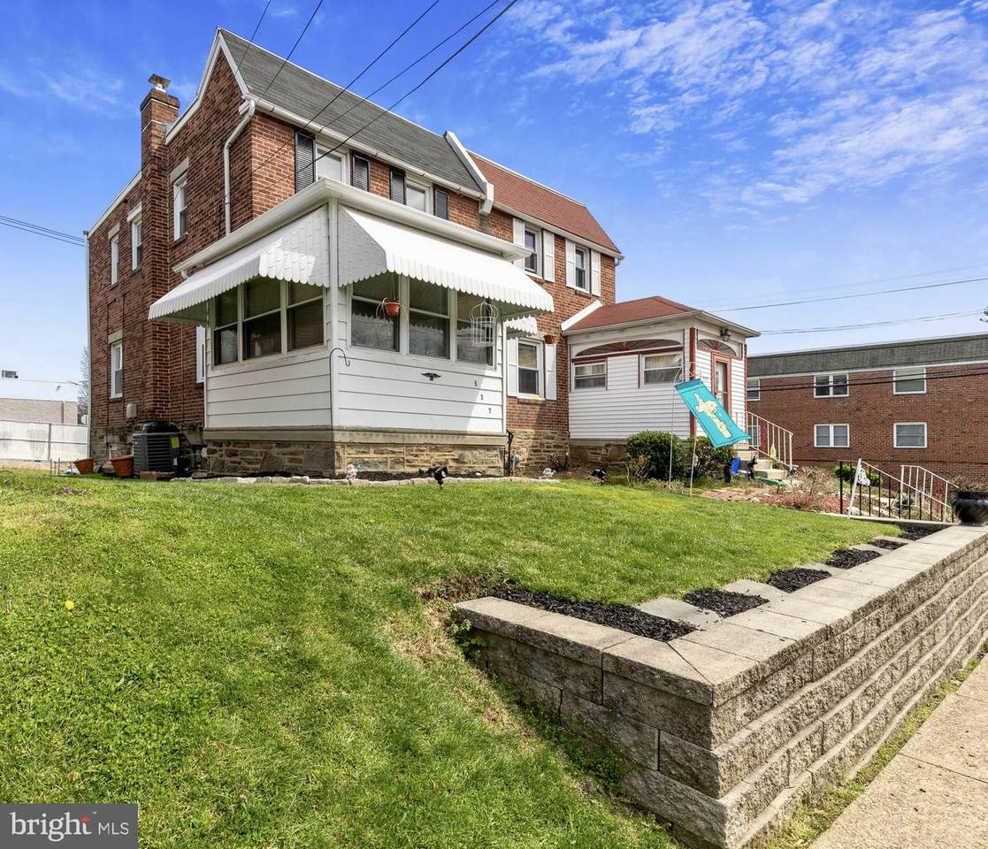 537 Bonsall Avenue - Photo 1